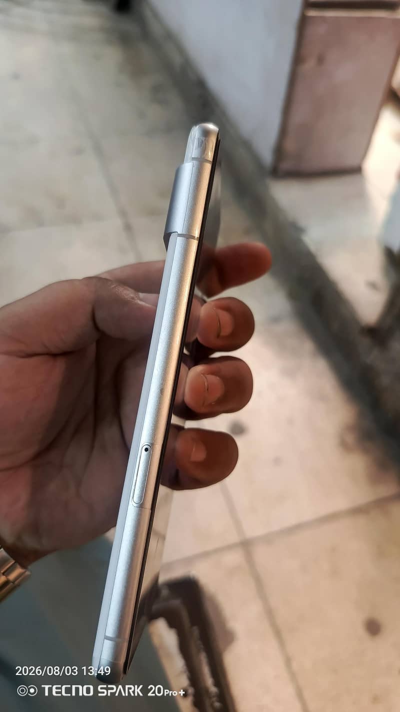 Google Pixel 7 4