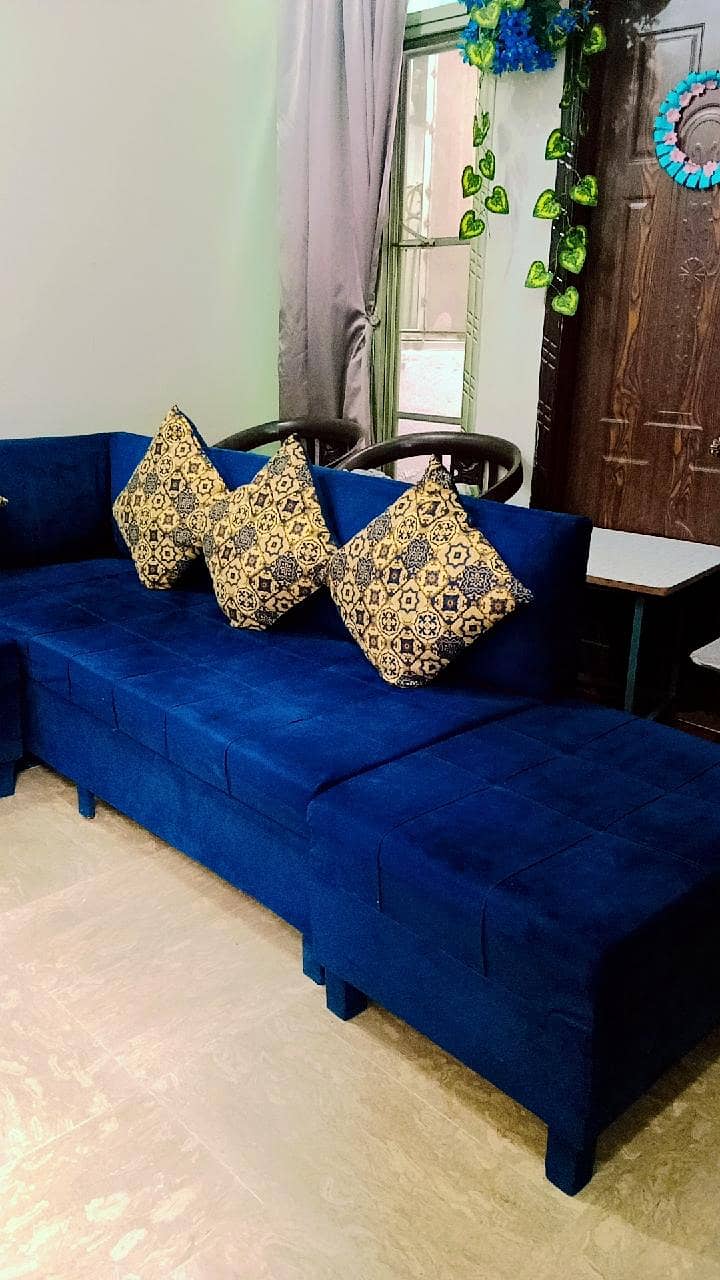 bed sofa tables condition 9/10 3