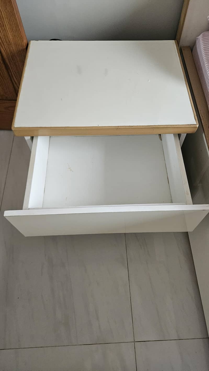 Bedside table 2