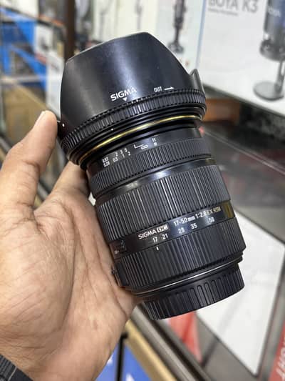 Sigma 17-50mm F/2.8 HSM - Canon mount in fresh conditions