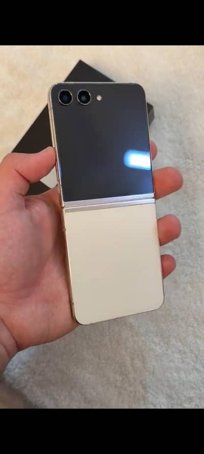 Samsung Mobile Z Flip 5