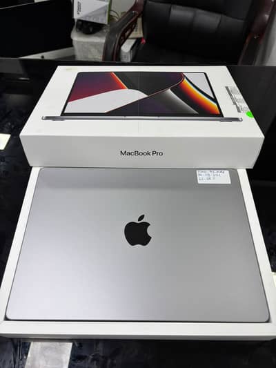 Apple MacBook Pro M1 Max 2021 14" 32GB RAM | 1TB SSD 88% Battery Box