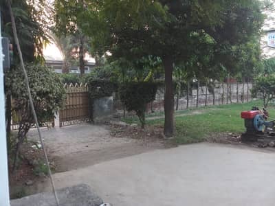 Hot Location Corner Land In Old Officer Colony