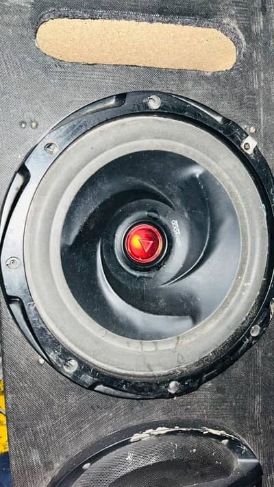 Kenwood basser with two speaker