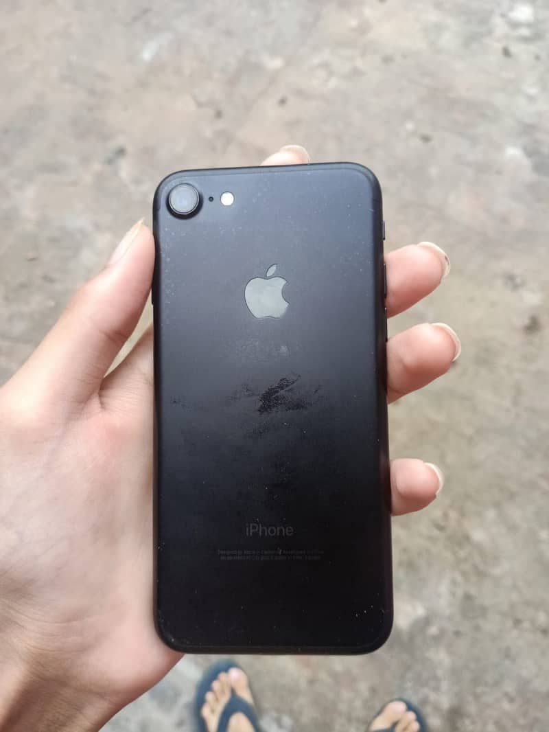 Apple iPhone 7 0