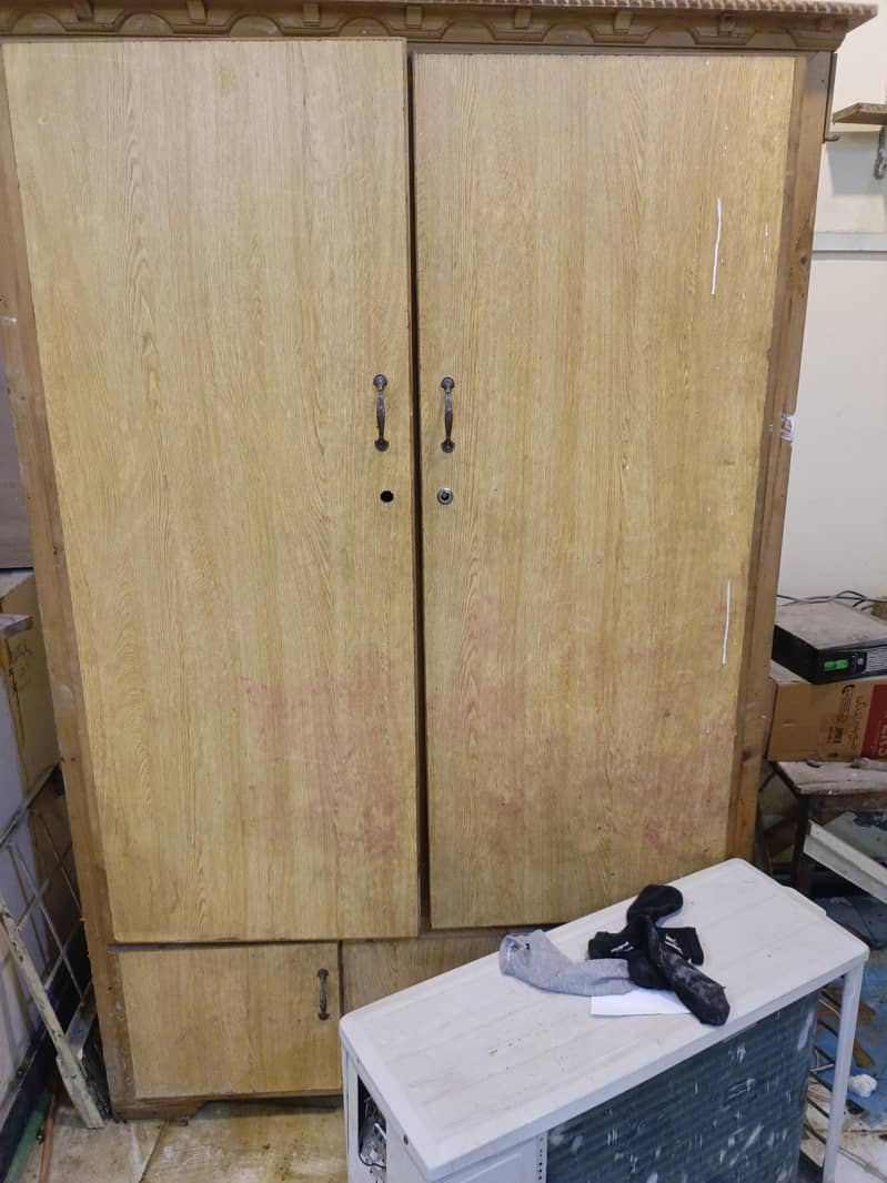 wardrobe 0