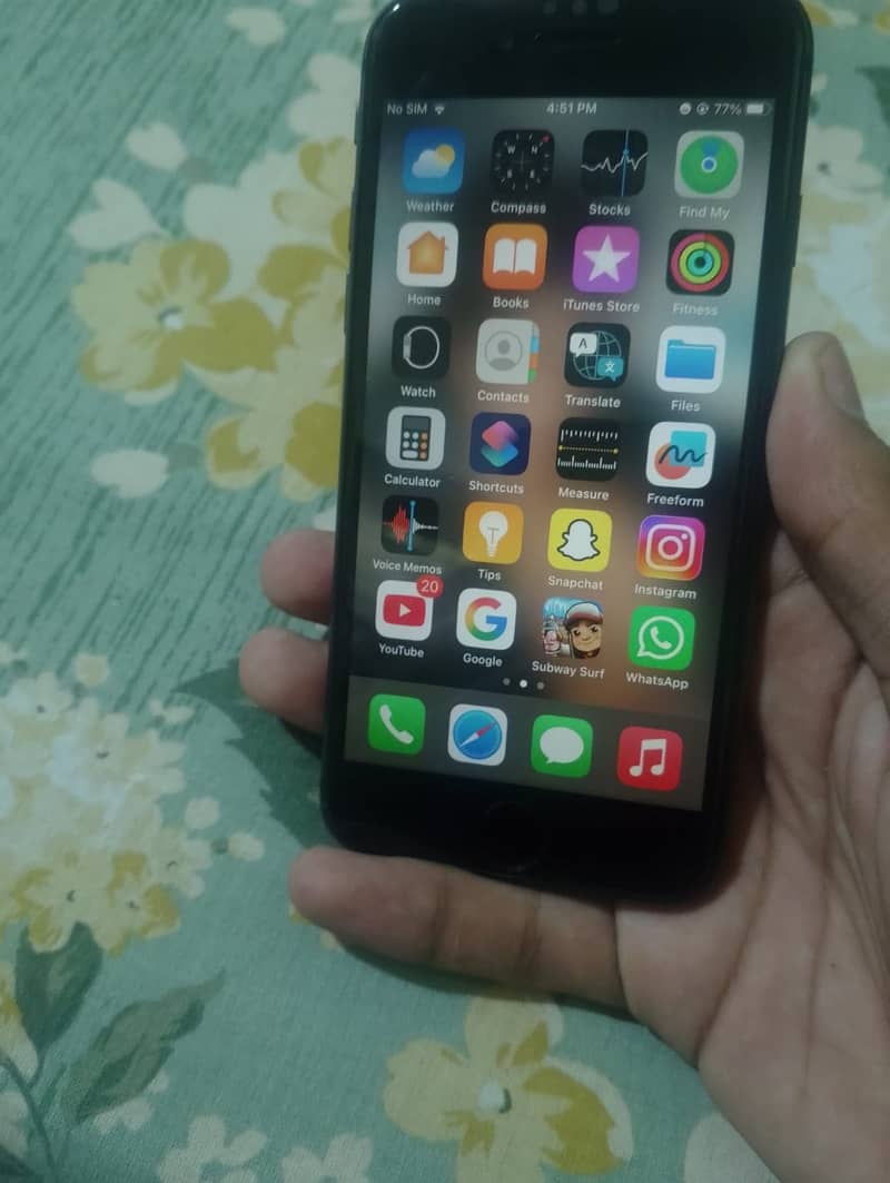 Apple iPhone 8 3