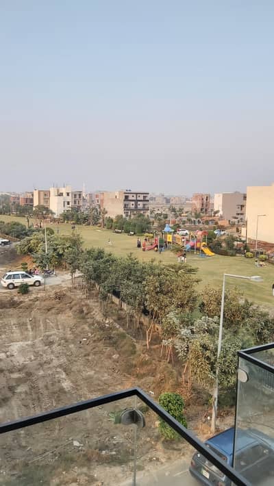 5 MARLA FACING PARK PLOT FOR SALE