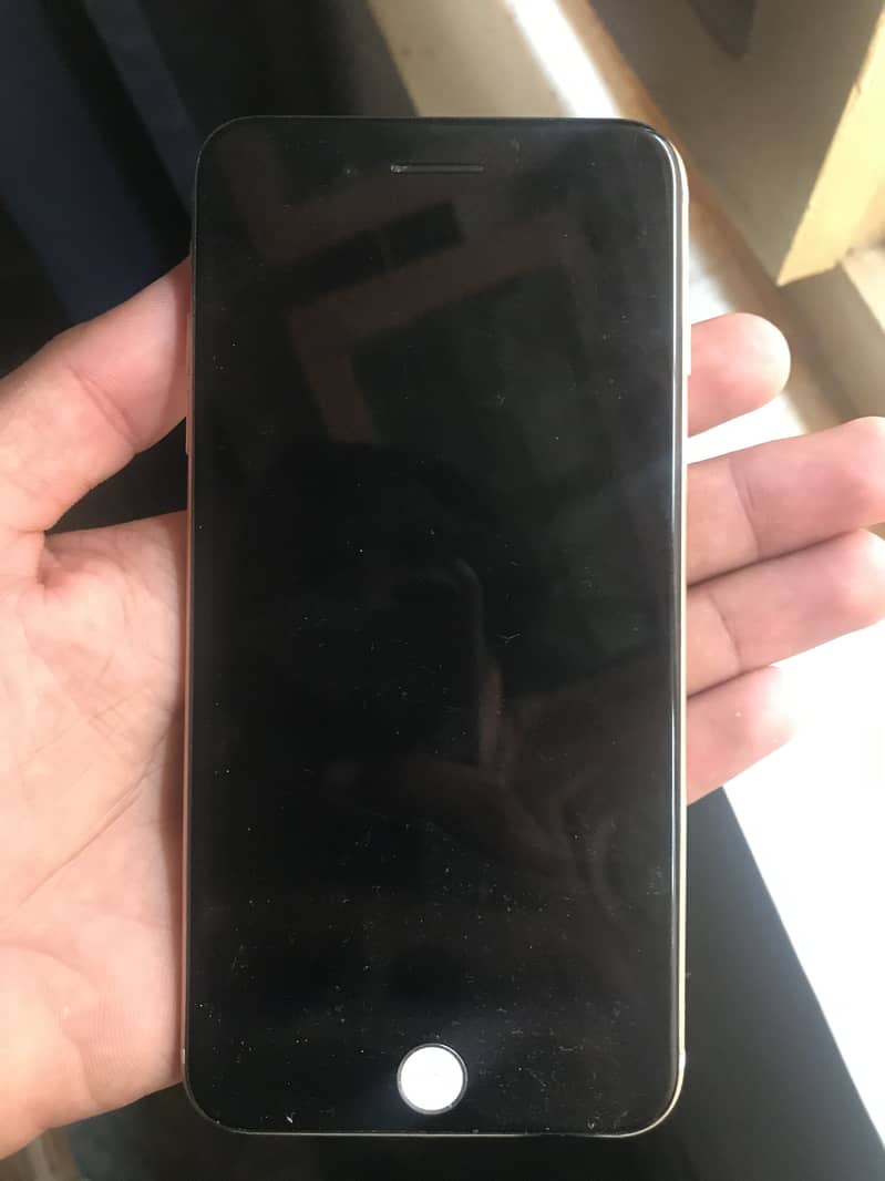Apple iPhone 7 Plus 1