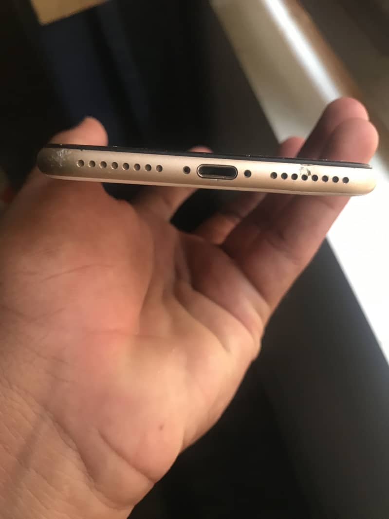 Apple iPhone 7 Plus 2