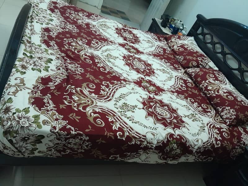 BED WITH 2 side tables 2