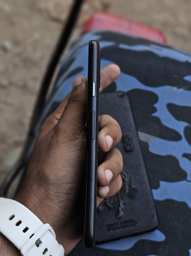 Google Pixel 5 4