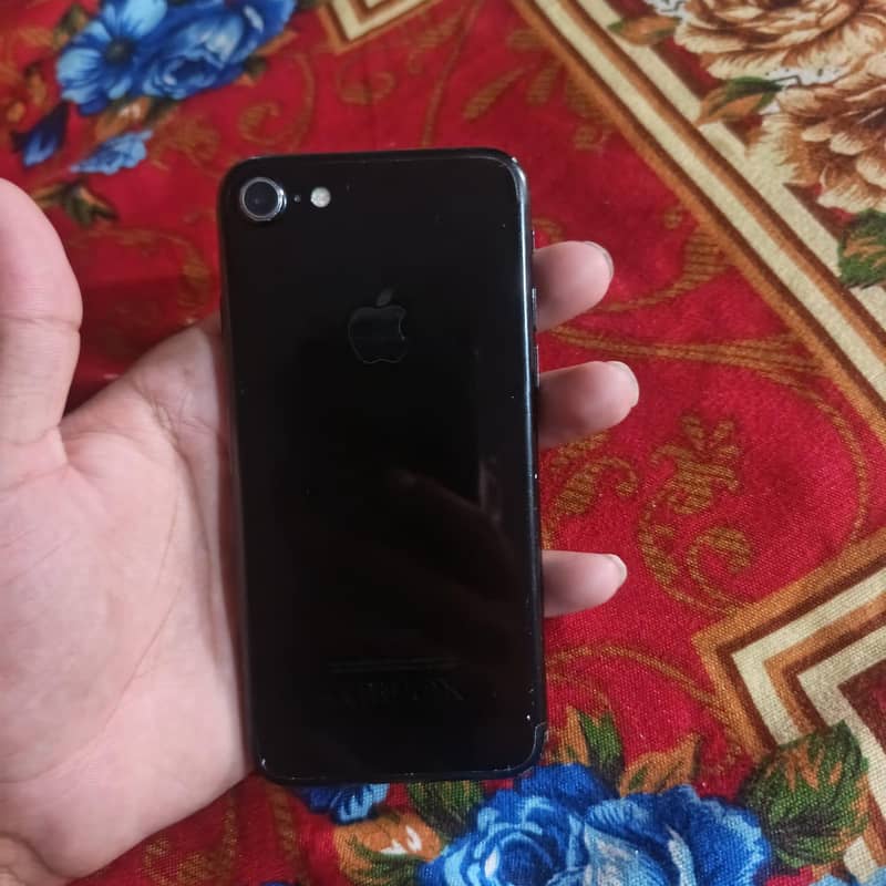 Apple iPhone 7 1