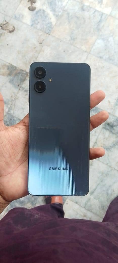 Samsung a06 4