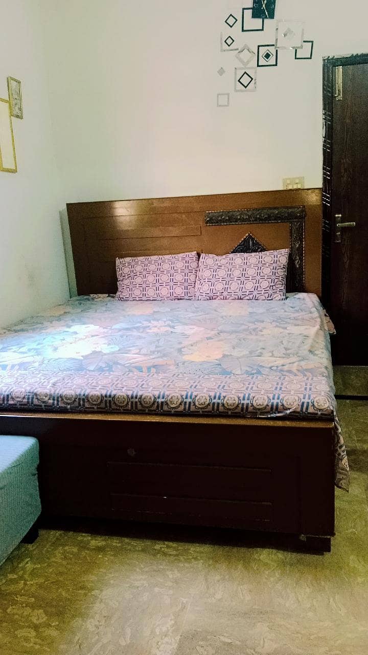 bed sofa tables condition 9/10 4