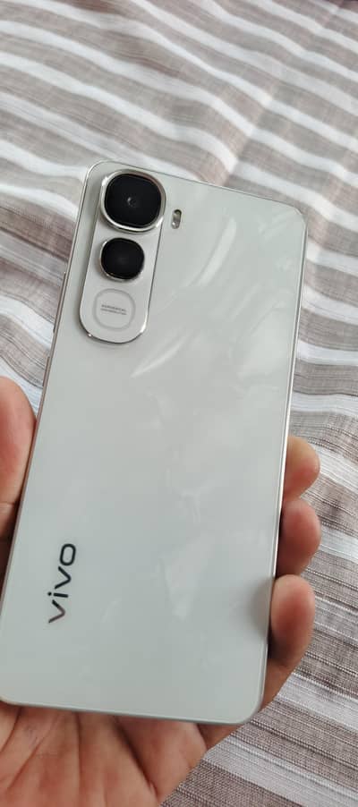 Vivo Y400