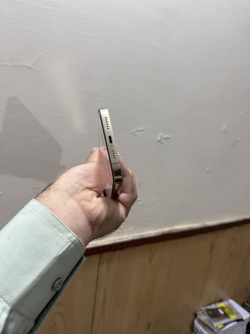 iPhone 14 Pro Max 3