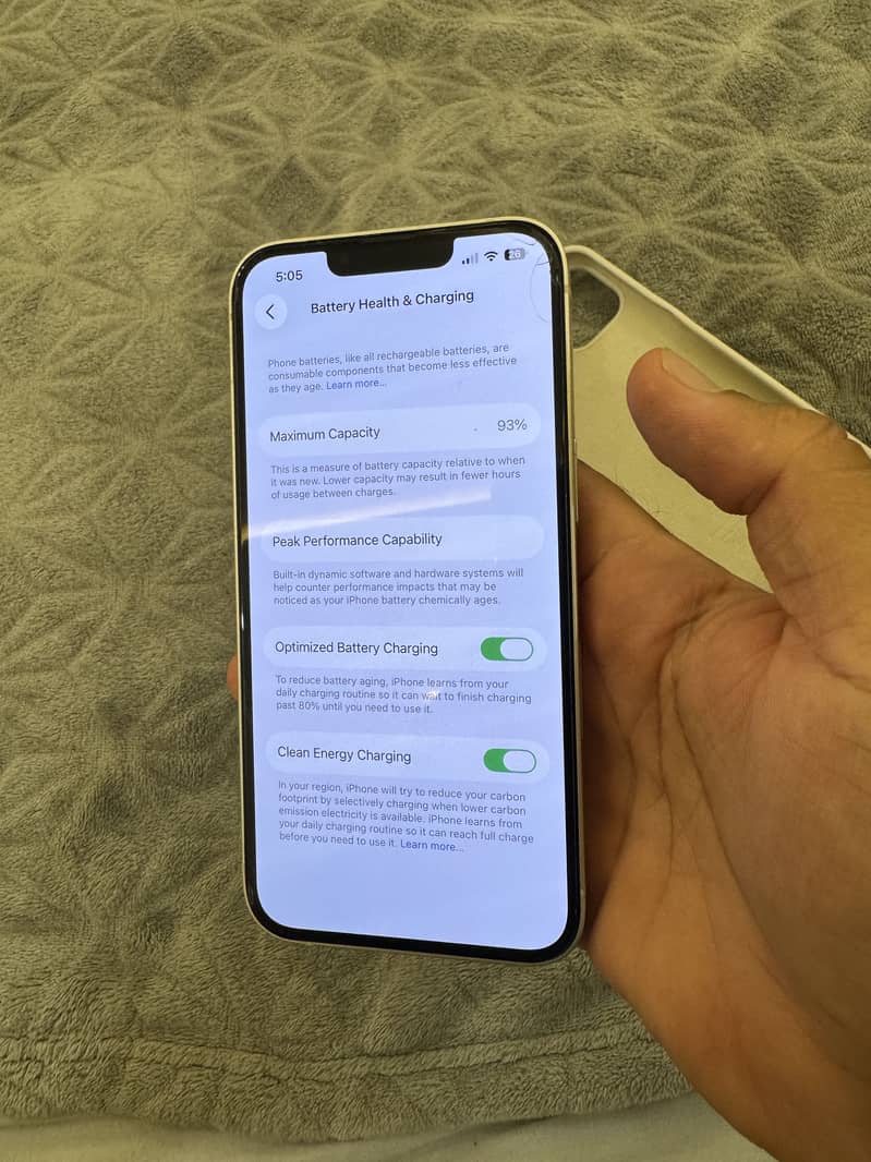 Apple iPhone 13 2