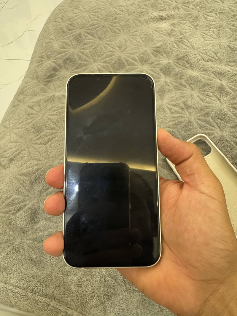 Apple iPhone 13 4
