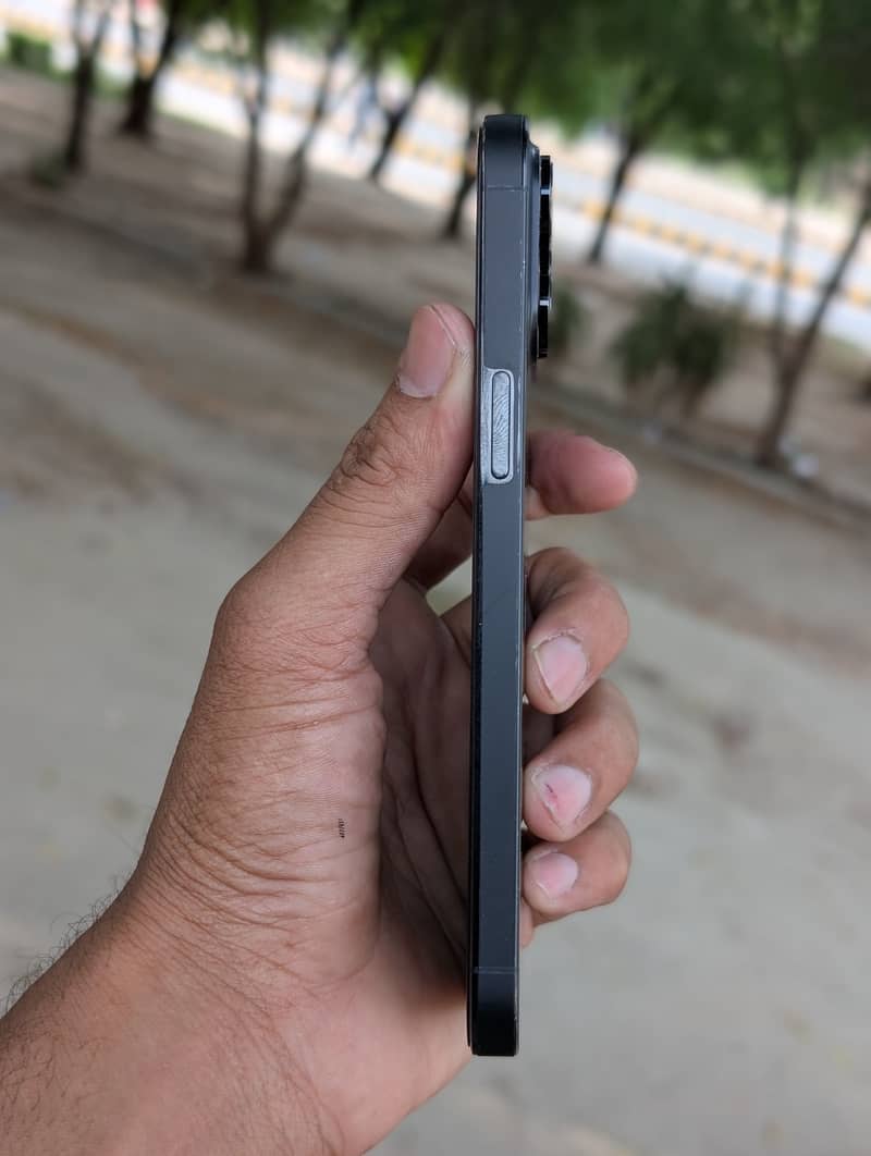 Apple iPhone 14 Pro Max 1