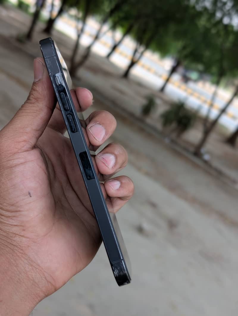 Apple iPhone 14 Pro Max 2