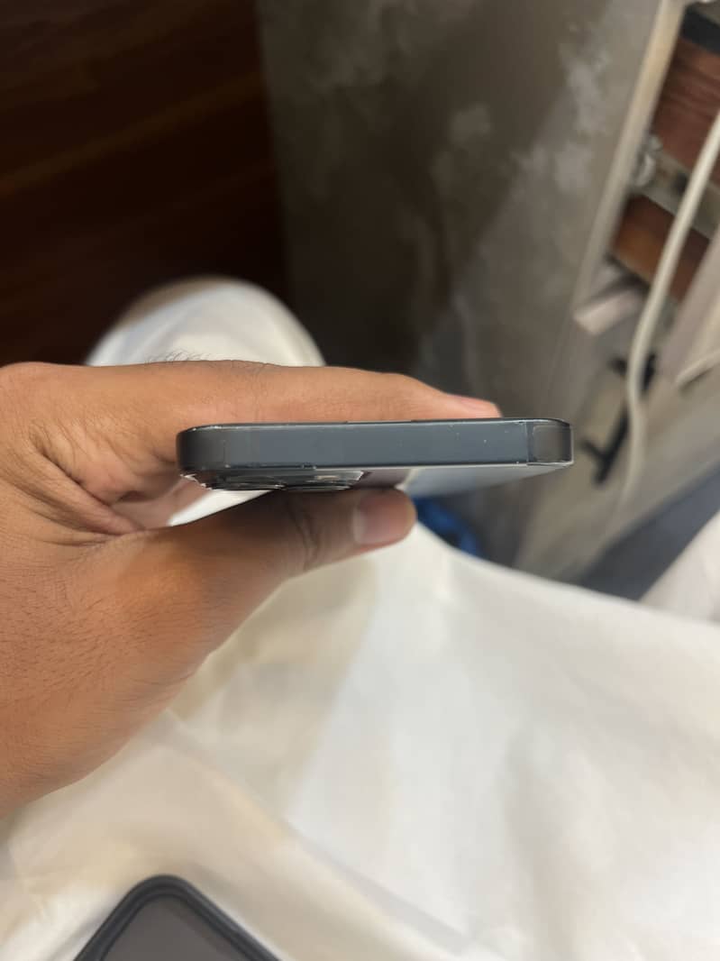 Apple iPhone 13 3