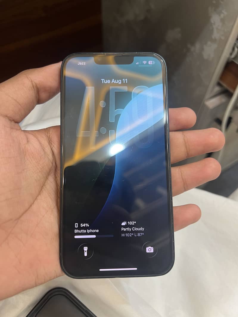Apple iPhone 13 4