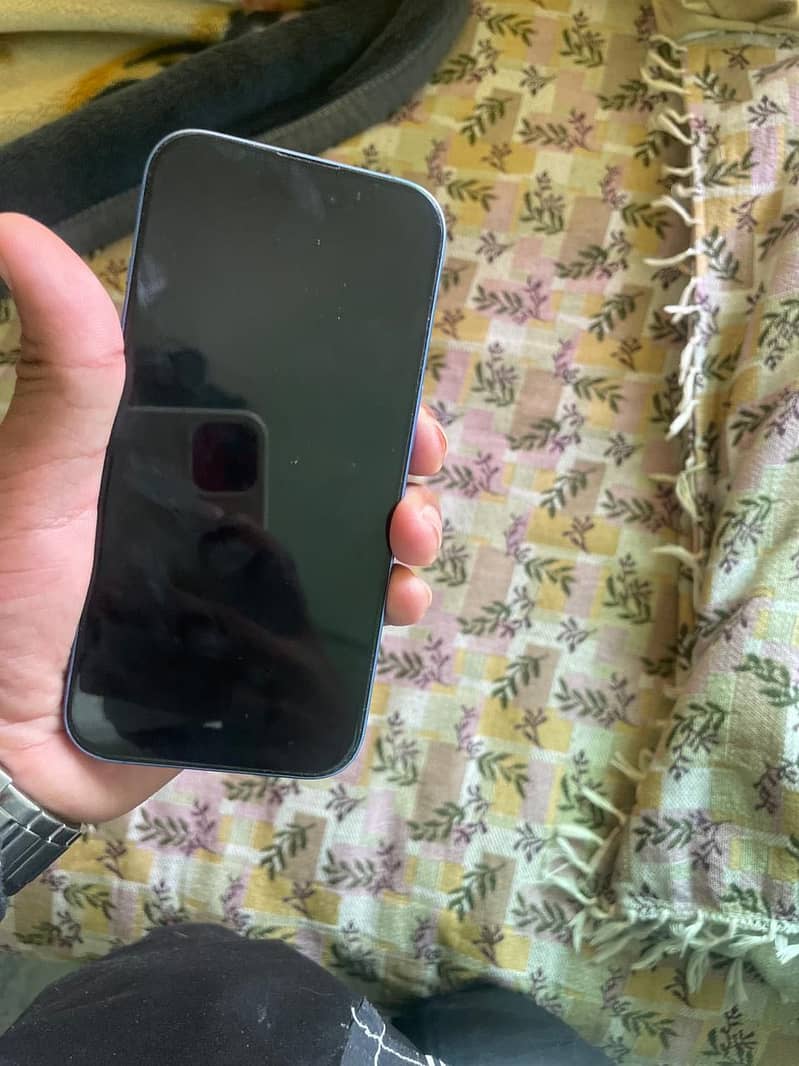 Apple iPhone 16 2