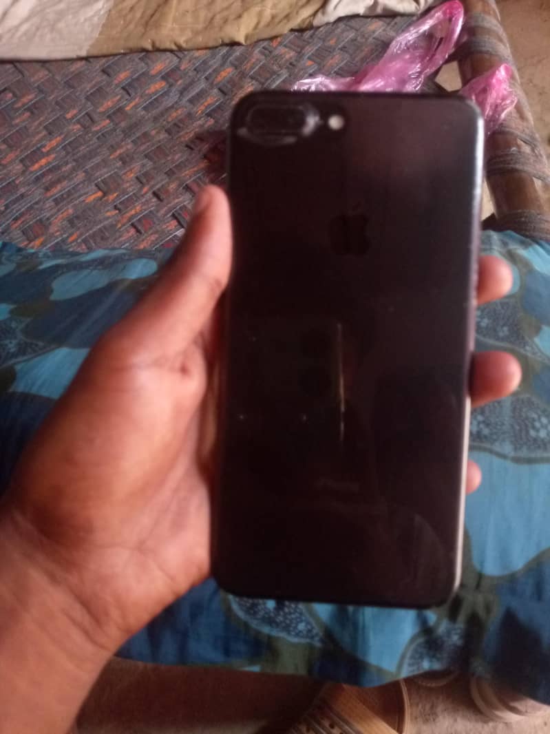 Apple iPhone 7 Plus 1