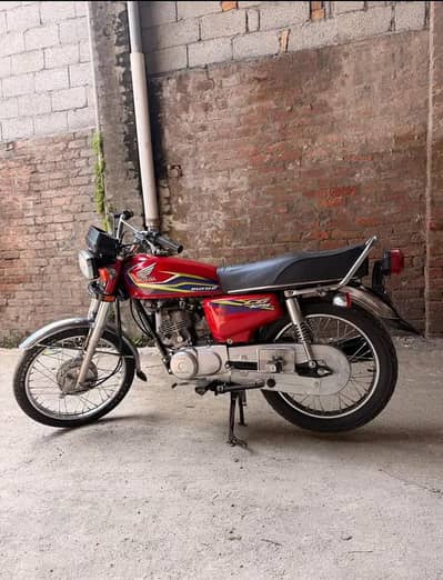 Honda 125cc bike urgent for sale 03294565513