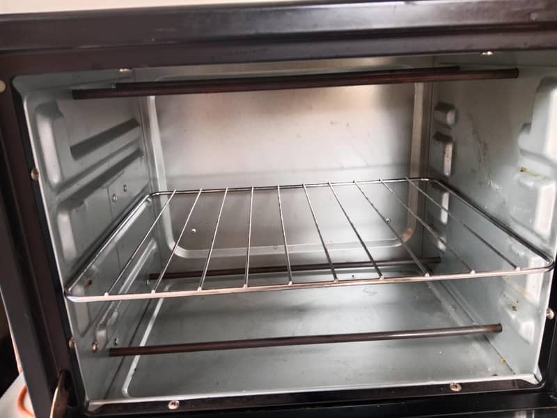 Baking oven 1