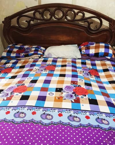 Solid Wooden King Size Bed - Urgent Sale - Rs 20,000