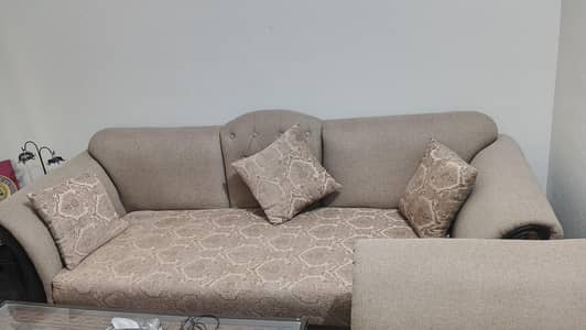 Beautiful & Comfortable Sofa Set – Excellent Condition