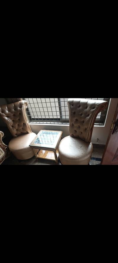 2 sofa chair 1 table
