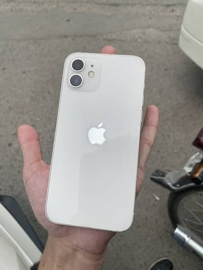 Apple iPhone 12