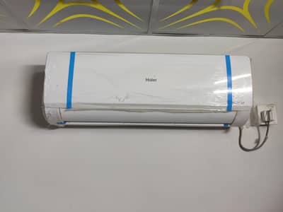 Haier 1 ton Ac DC Inverter 2 month used