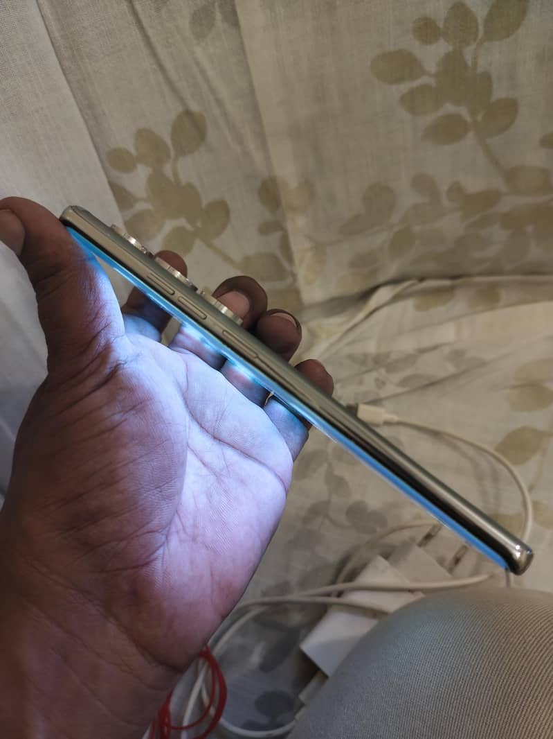 Tecno CAMON 40 Pro 4
