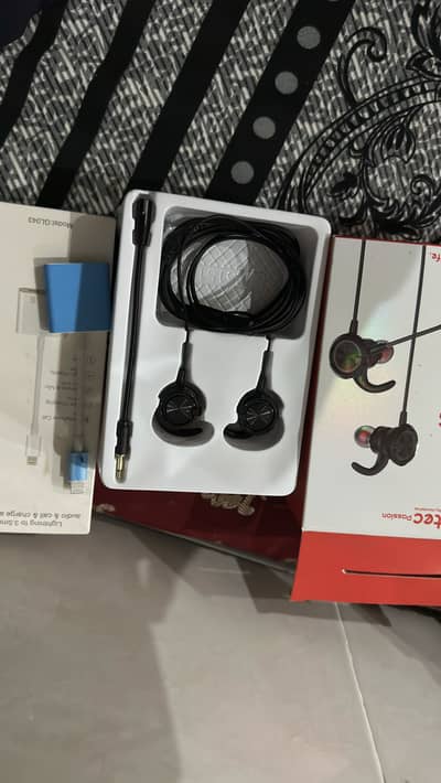 Best gaming and other use with mic and spliter also available