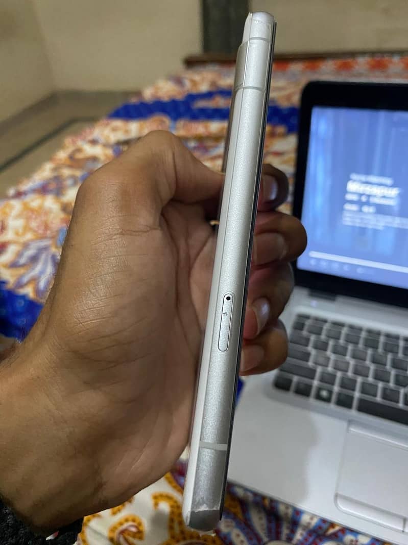Google pixel 7A 3