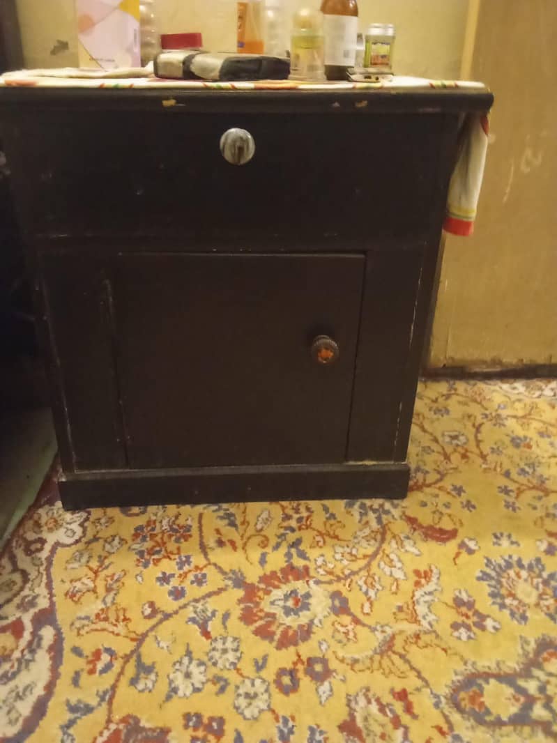 king size bed two sides table 6
