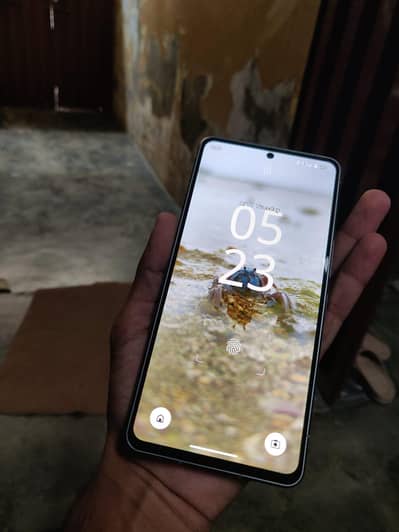 Sharp Aquos R 7