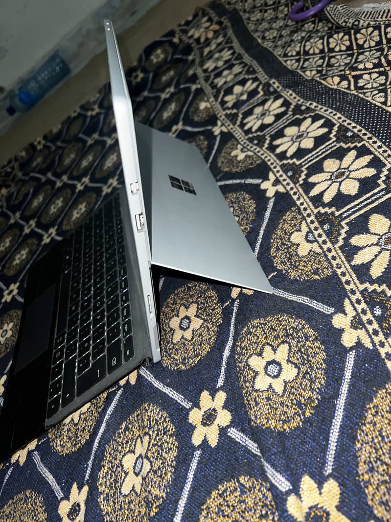 Window Surface Pro 5 2
