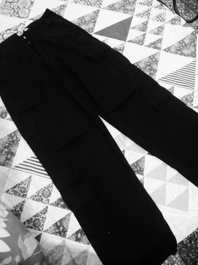 Preloved Black cargo jeans for sale