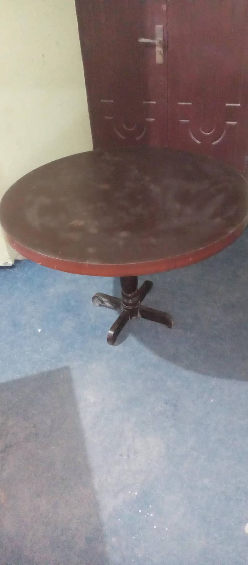 Dining table 0