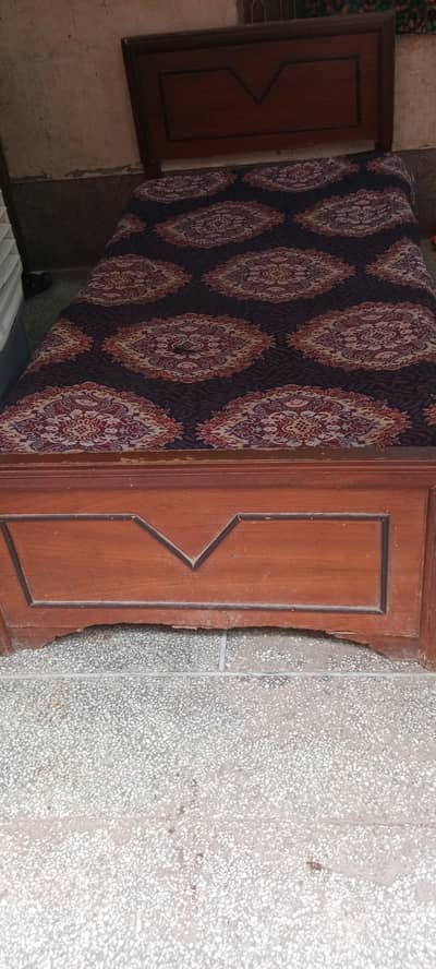 single used bed without matres