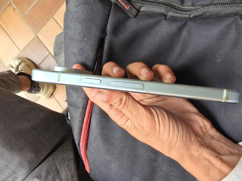 Google Pixel 9 4