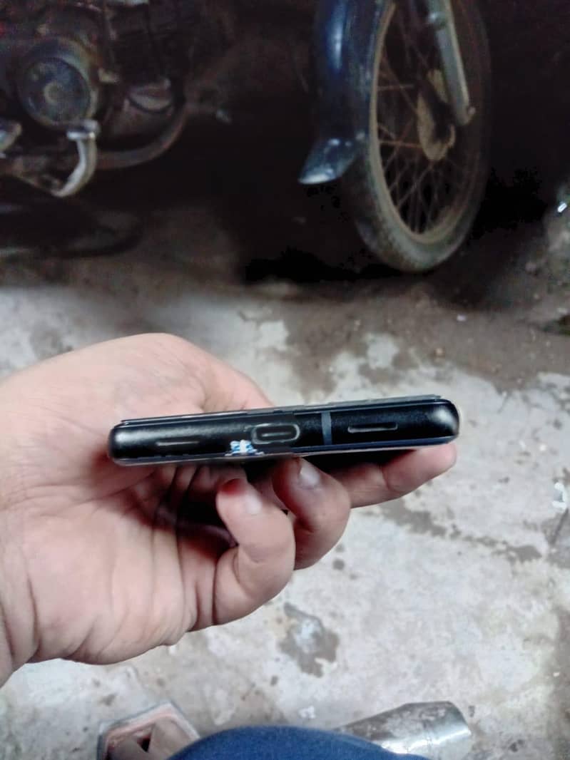 Google Pixel 6a 1