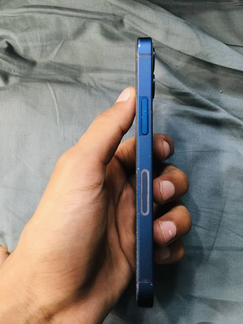 Apple iPhone 12 mini 4