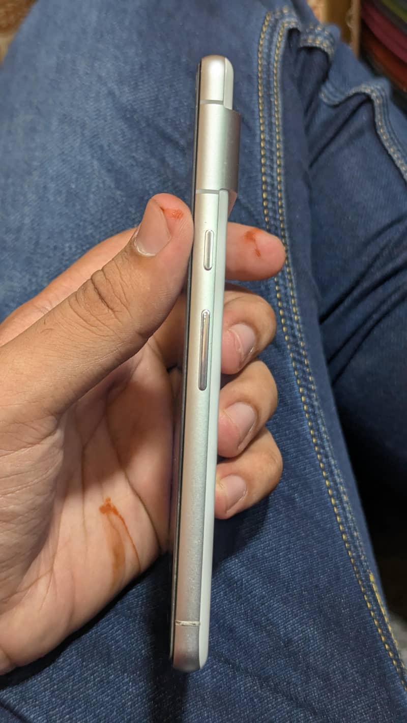 Google Pixel 7 5