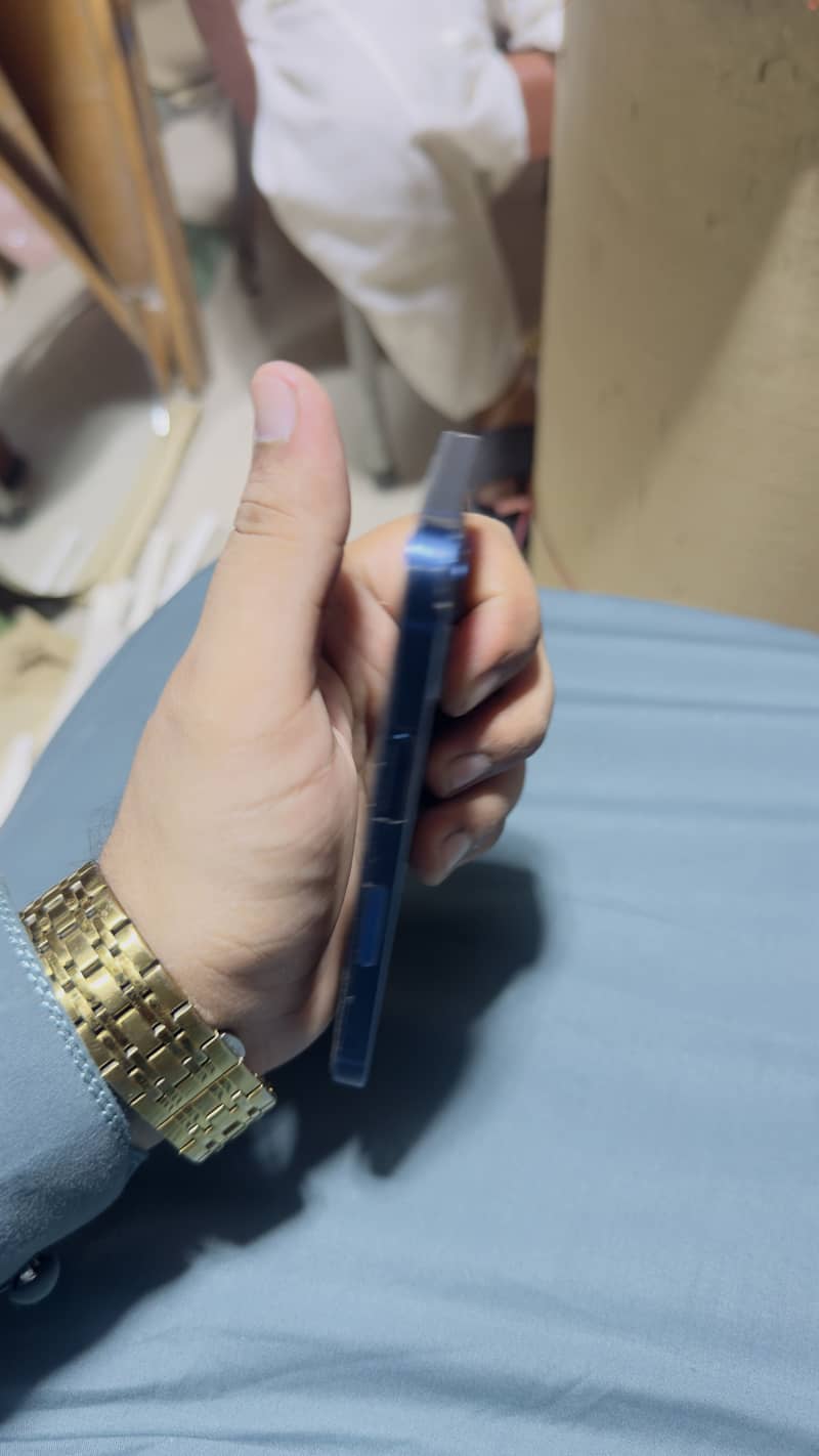 Apple iPhone 12 mini 1